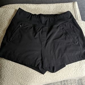 Athleta trekkie north short